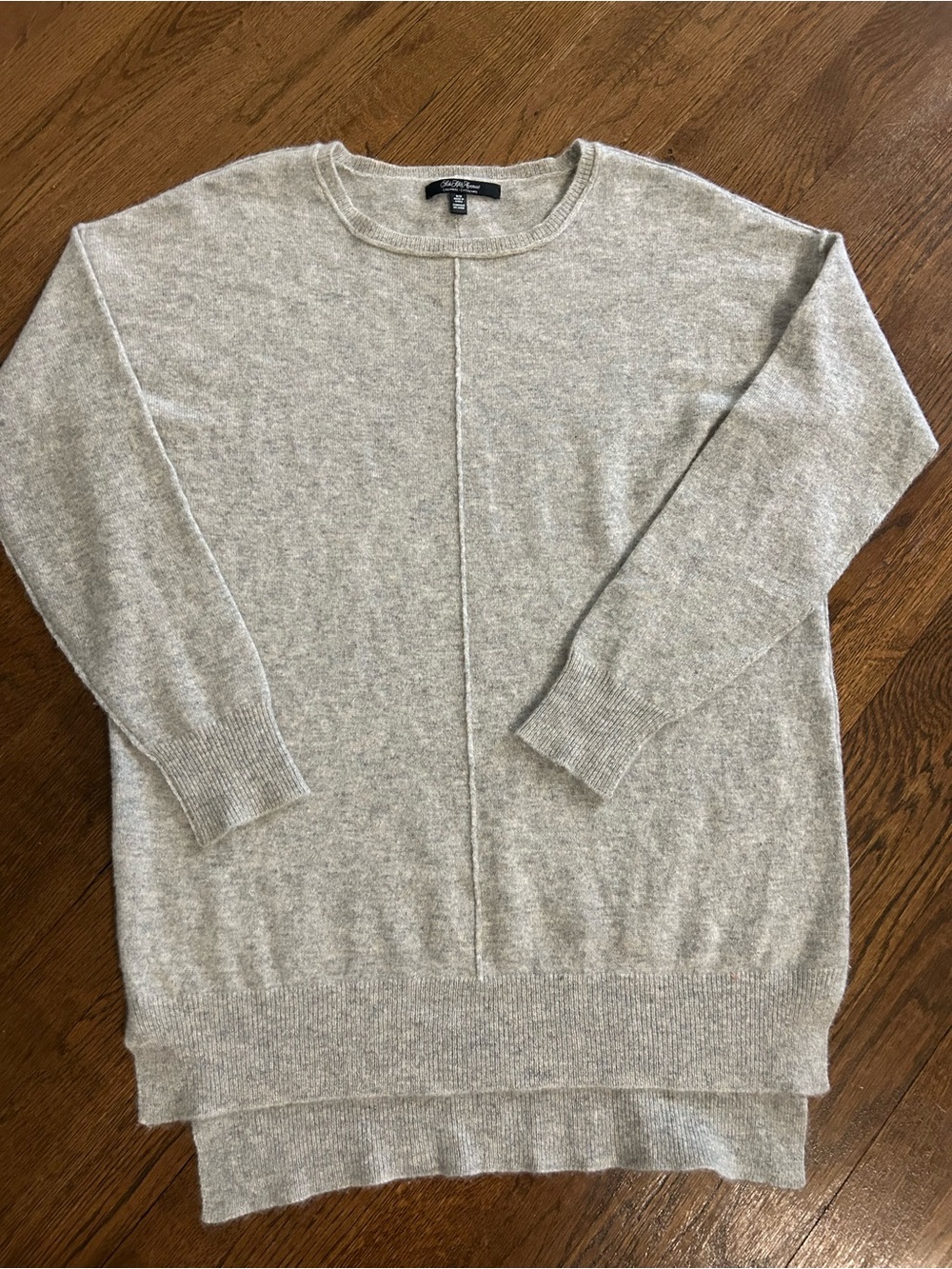 Saks Fifth Avenue 100% Cashmere Gray Crewneck Sweater Size M
